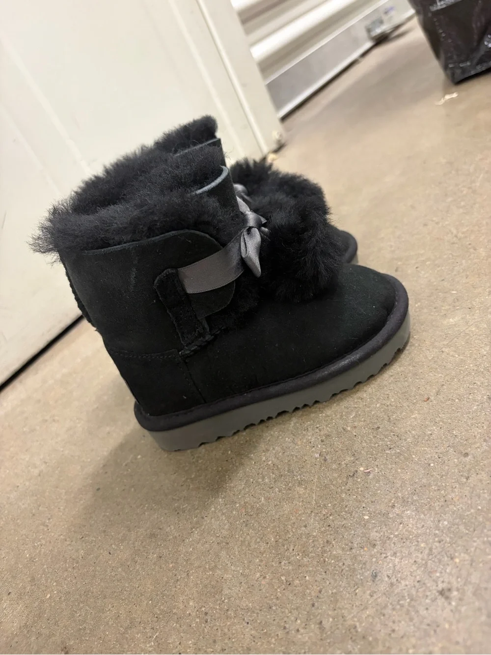 UGG Kids Black Shearling Bow Short Boots